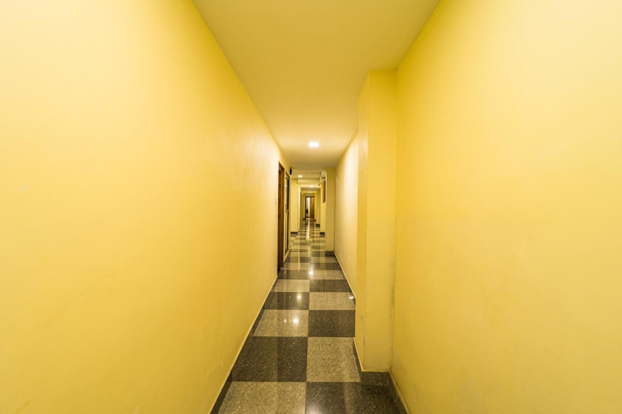 Sau Residency Hotel Kanchipuram Eksteriør billede